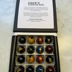 Handgemaakte bonbons van Dave's Chocolade, gemaakt met bean to bar chocolade